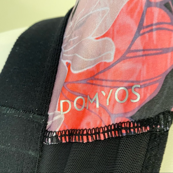 🍋2/$20 DOMYOS Women’s 500 Fitness Cardio Training Sports Bra Floral Print XS - Picture 13 of 14